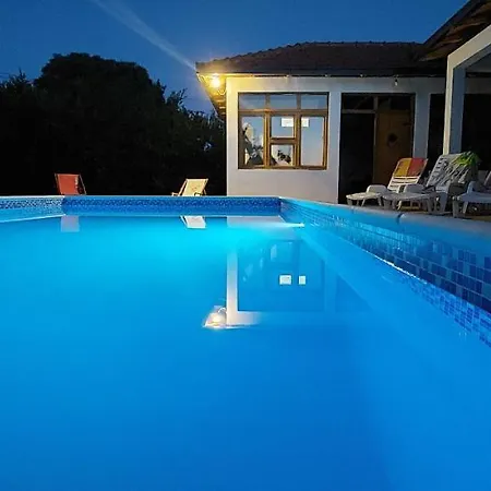 Vila Hlad Holiday home
